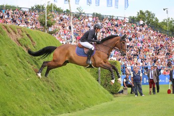 The one-eyed wonder horse Adventure De Kannan to be retired at this year’s Al Shira’aa Hickstead Derby Meeting
